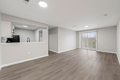 Living room at 2000 Oasis  Apartments, Atlanta, 30316