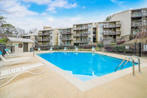 the swimming pool at Hills at Hoover Apartments 35216