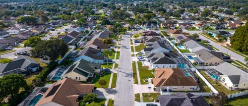 Beautiful aerial view of Tampa suburbs showcasing premium residential areas in Florida, USA — an ideal destination featuring some of the best affordable neighborhoods for families and individuals seeking both comfort and value in real estate.